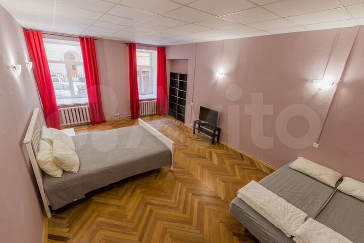 2-к. квартира, 80 м², 1/5 эт.