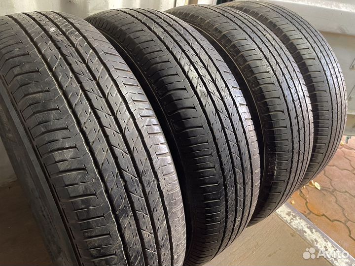 Bridgestone Dueler H/T 215/70 R17