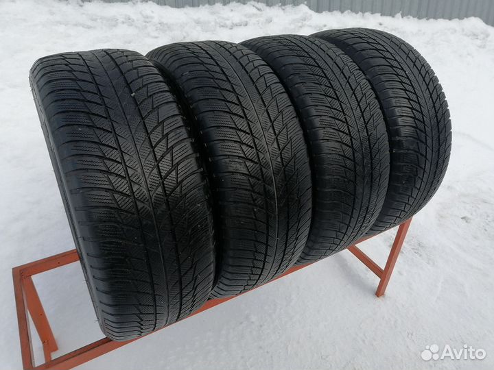 Bridgestone Blizzak LM-001 245/50 R19