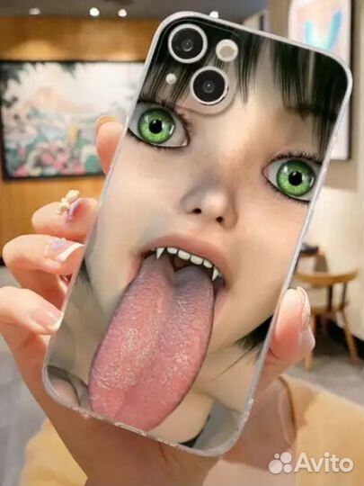 Чехол на iPhone 13