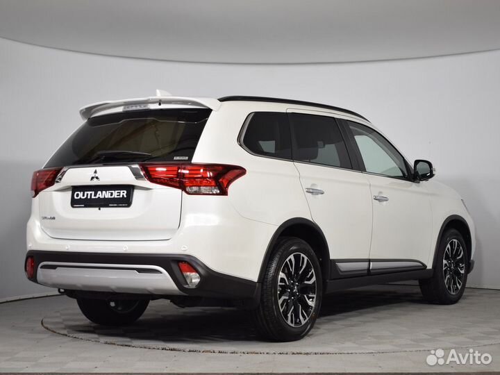 Mitsubishi Outlander 2.4 CVT, 2022