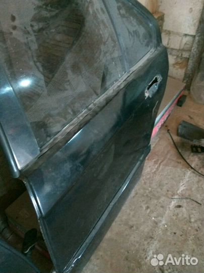 Дверь задняя правая bmw e36