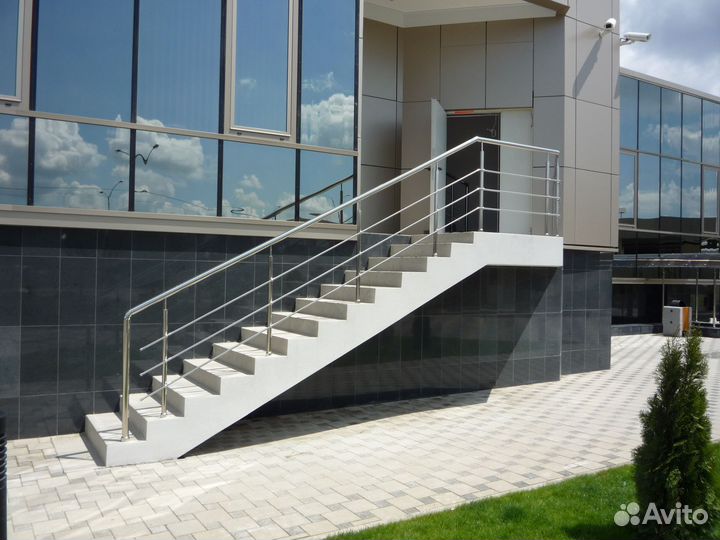 Ограждения из нержавейки со стеклом