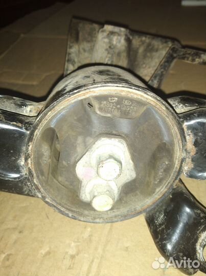 Подушка с кронштейном кпп Hyundai Solaris Kia Rio3