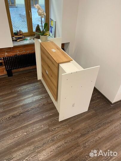 Стойка ресепшн