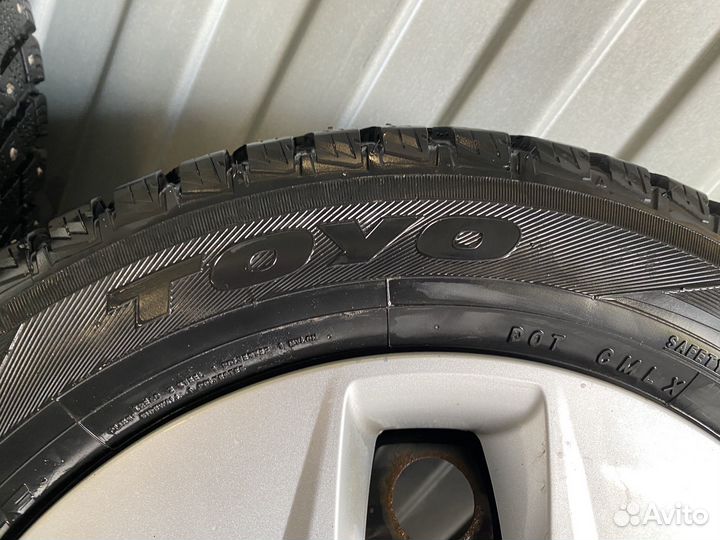 R15 Toyo Observe Ice-Freezer 185/65, PCD 4x100 DIA 19