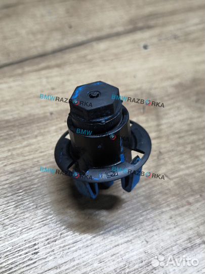 Держатель капота передний BMW X5 G05 рест. G05