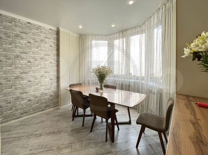 3-к. квартира, 83 м², 4/18 эт.