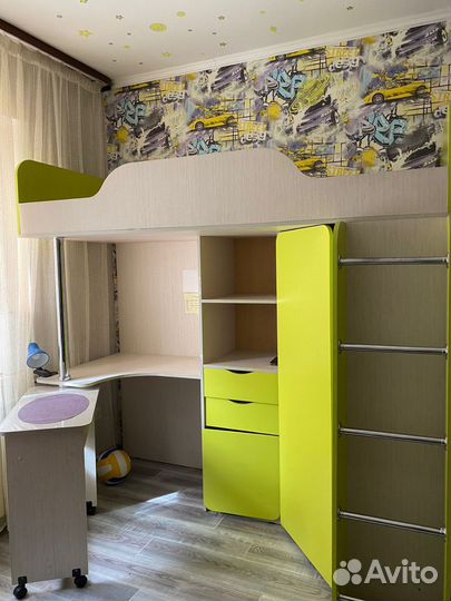 Кровать чердак со столом бу