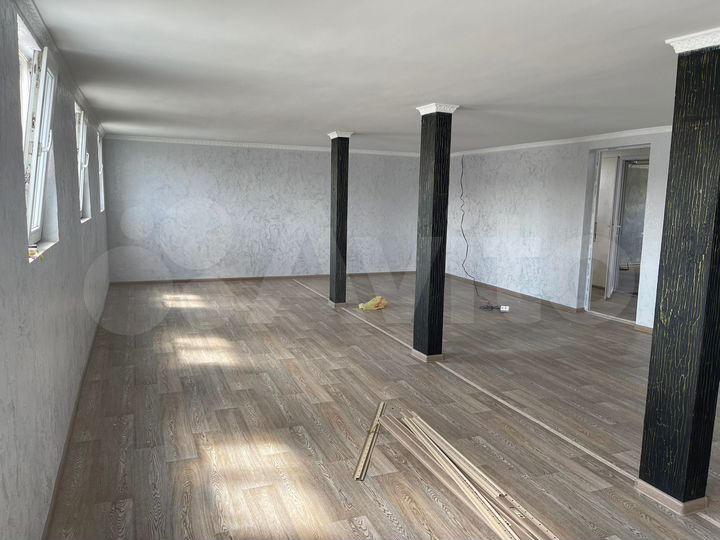 Офисы по ул Адоратского 90