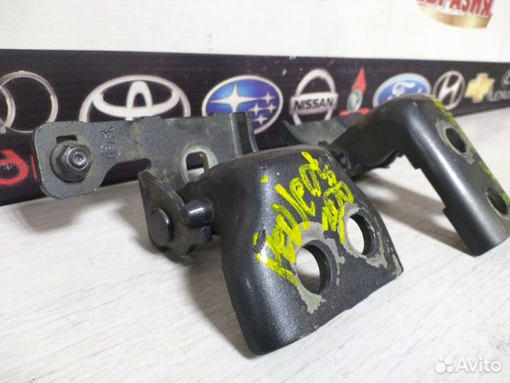 Петля двери задняя левая Peugeot 308 2009