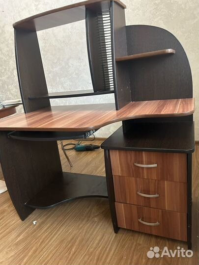 Компьютерный стол