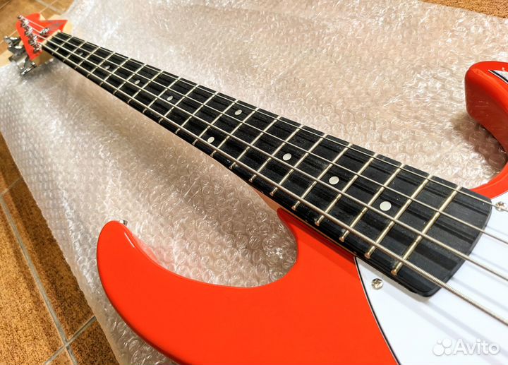 Бас гитара Peavey Milestone Red