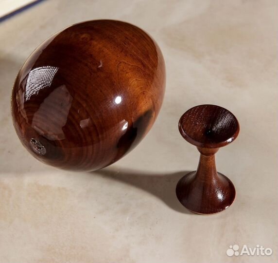 Яйцо сувенирное на подставке