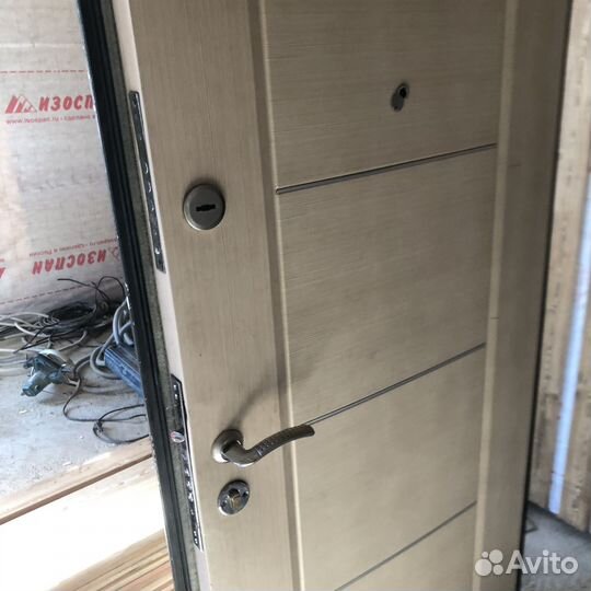 Дверь входная металлическая уличная