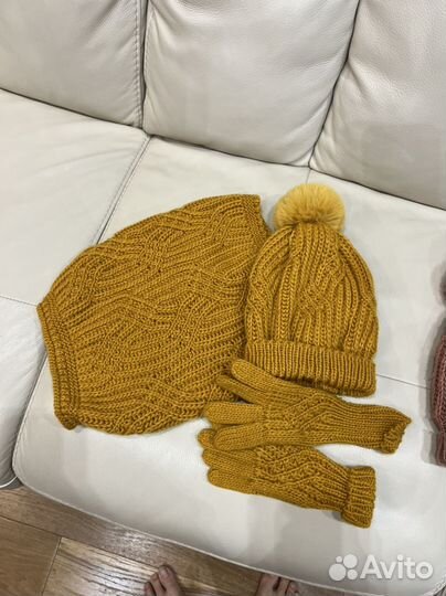 Комплект шапка и снуд перчатки Zara