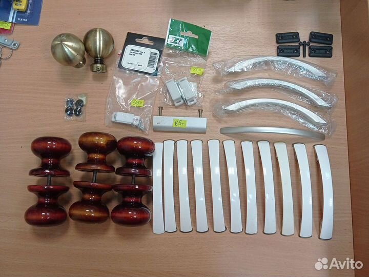 Мебельные ручки и дверные