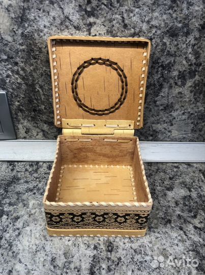Шкатулка из бересты квадратная