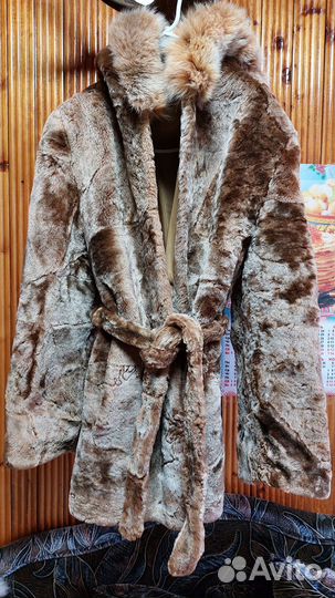 Продам женскую шубу