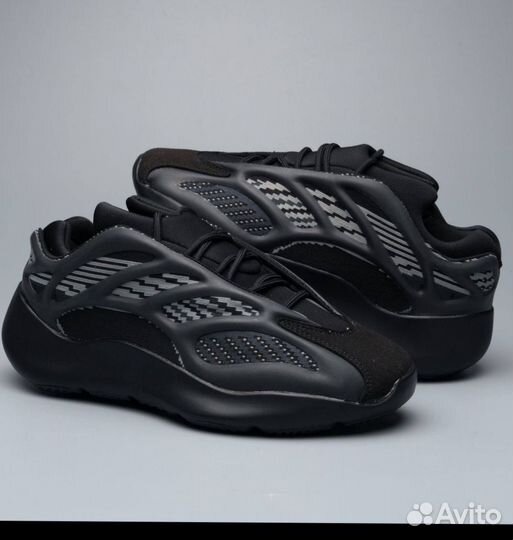 Кроссовки мужские Adidas Yeezy 700 V3, текстиль