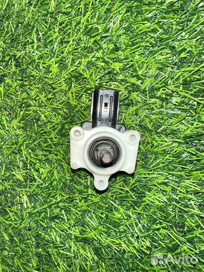 Датчик положения кузова (корректора фар) toyota