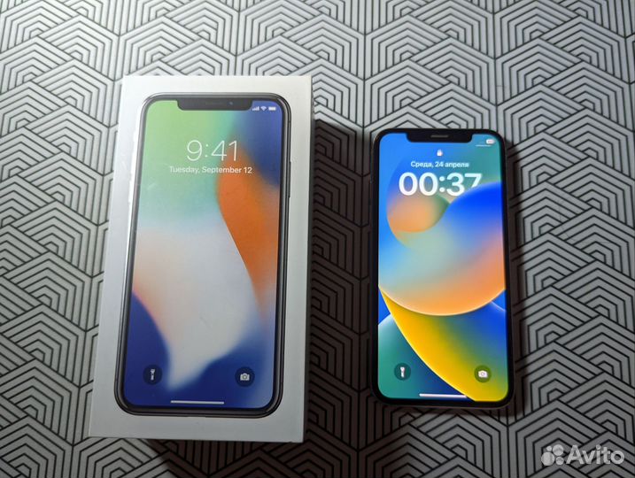 iPhone X, 64 ГБ