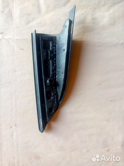 Крышка зеркала внутренняя левая Audi A8 D3