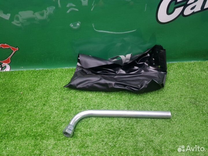 Ключ балонный Volkswagen Tiguan TIG cawa 2009