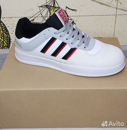 Кроссовки Adidas