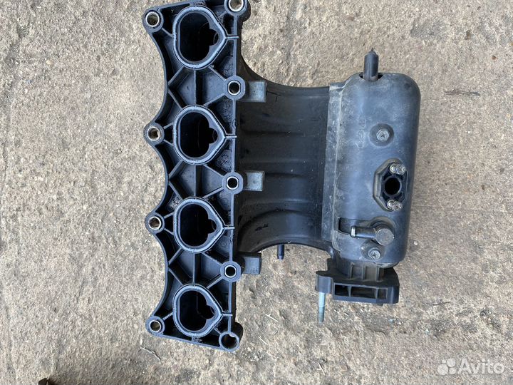 Впускной коллектор Hyundai accent