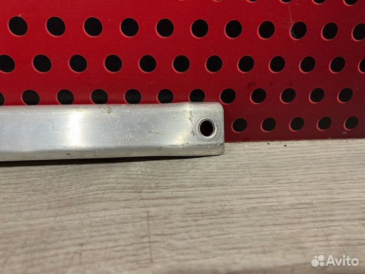 Распорка стоек Bmw 5 G30 2017