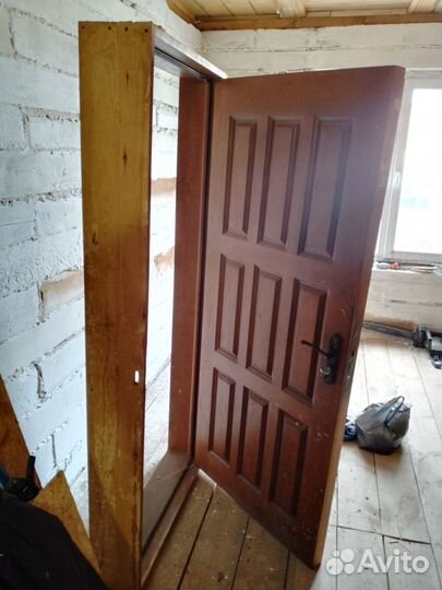 Дверь входная бу деревянная с коробкой