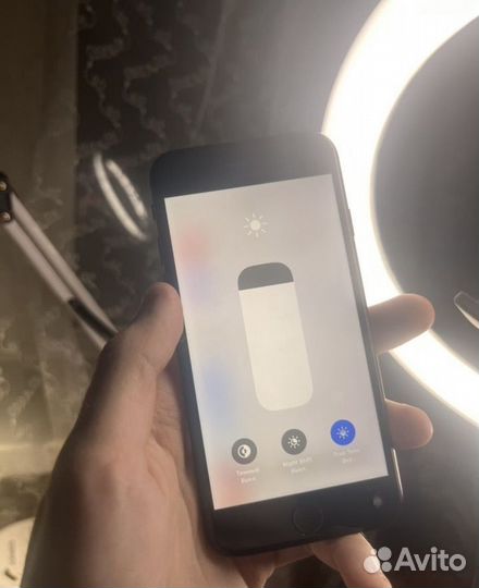 iPhone SE, 128 ГБ