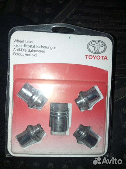 Секретные гайки toyota Camry
