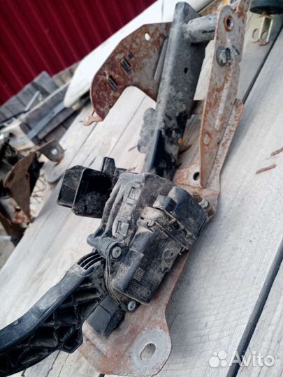 Педали форд. Фокус 2