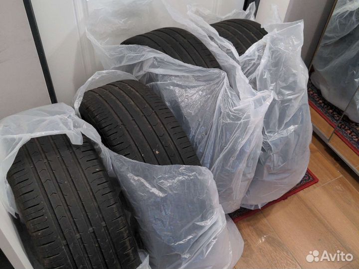 Continental ContiPremiumContact 5 SUV 215/55 R17 94V