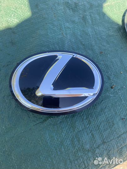 Значок эмблема логотип стеклянный lexus