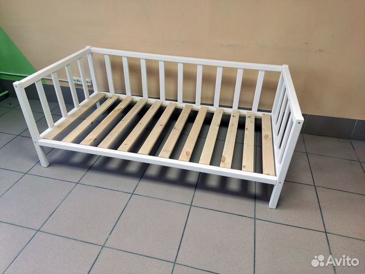 Детская кровать из массива сосны