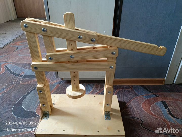 Двухрычажный пресс для сыра