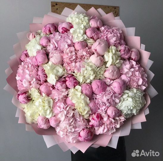 Гортензия пионы букет розовый