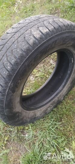 Bridgestone Ice Cruiser 7000 215/70 R16 100T