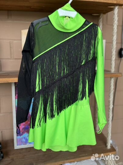 Костюм для фигурного катания, гимнастики