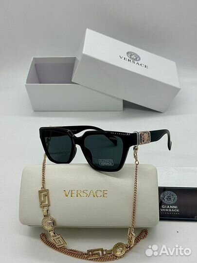 Солнцезащитные очки женские versace