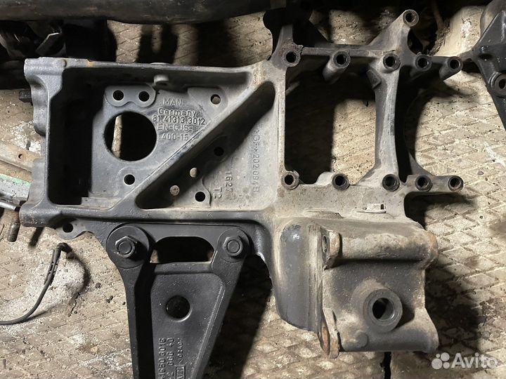 Кронштейн рессоры передней правый ман