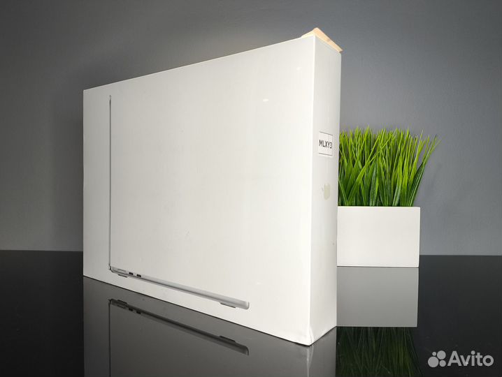 MacBook Air 13 (2022), M2 8/256, серебристый