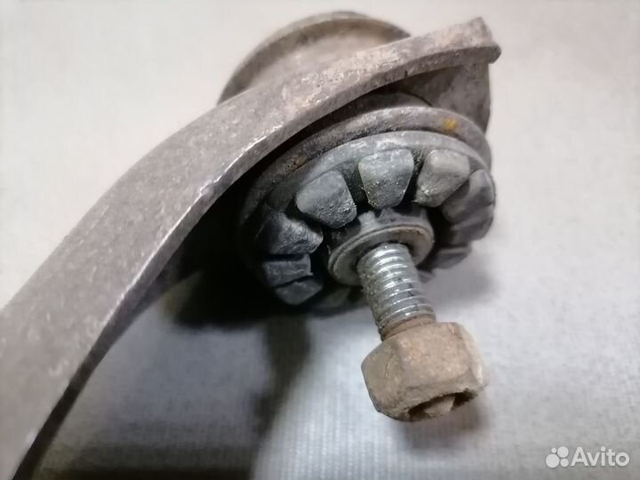 Рычаг передний VW Pointer 2004-2009