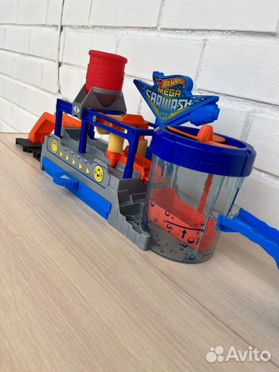 Трек хот вилс автомойка