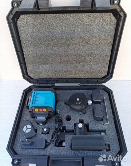 Аккумуляторный лазерный уровень Makita 4D (Арт.934