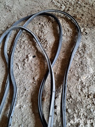 Уплотнитель двери Chevrolet Lacetti