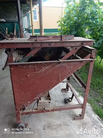 Циркулярный станок по дереву